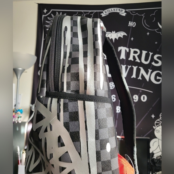 Sprayground backpack gray checkered and silver drip print - Picture 4 of 9